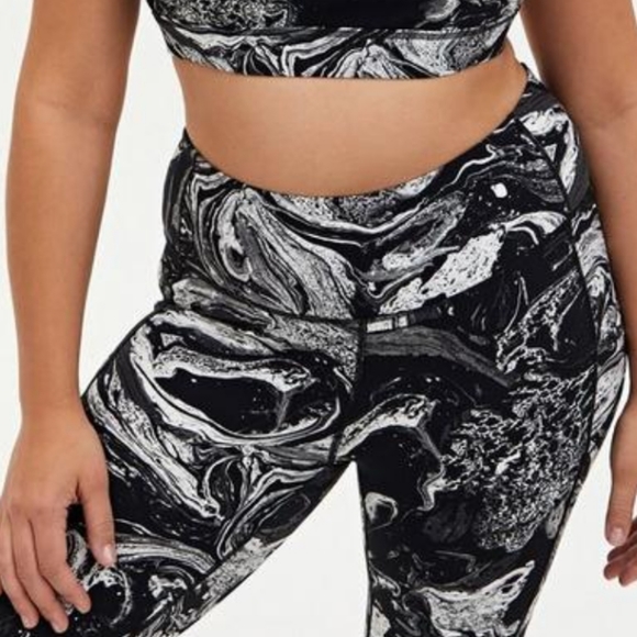 Plus Size 4 Torrid Active Legging workout pants 4X - Picture 3 of 5